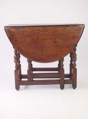 Early 18th Century Oak Gate Leg Table