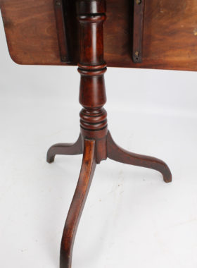 Victorian Mahogany Tilt Top Table