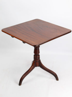 Victorian Mahogany Tilt Top Table