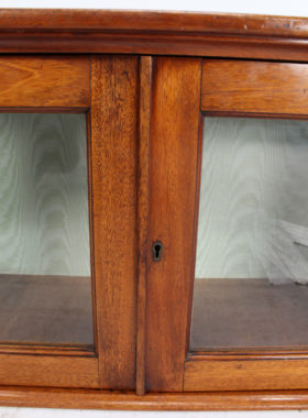 Small Victorian Mahogany Hanging Cabinet