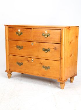 Small Victorian Pine Chest of Drawers
